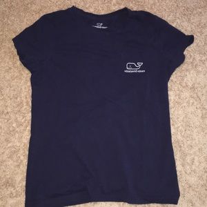 vineyard Vines t shirt